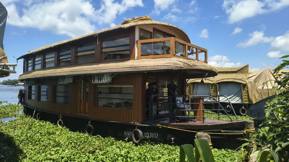 Royal Rivers Houseboat,  — photo 1